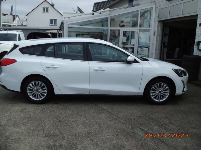 Ford Focus Titanium Wagon