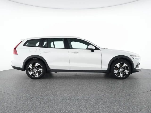 Volvo V60 Cross Country AWD Plus