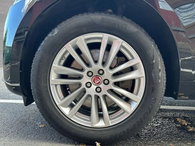 Jaguar F-Pace AWD P400e S