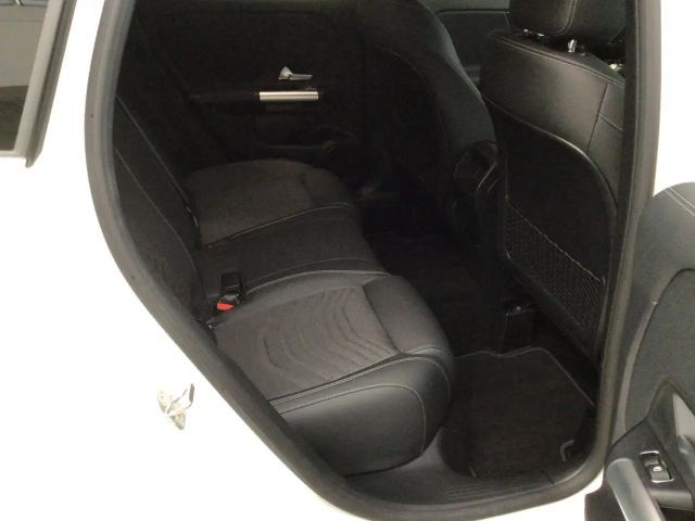 Mercedes-Benz GLA 250 4MATIC Progressive