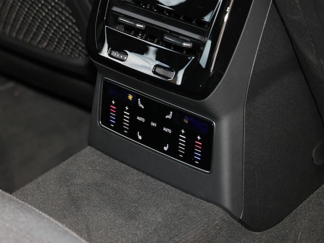 Audi A6 Avant Quattro S-Tronic