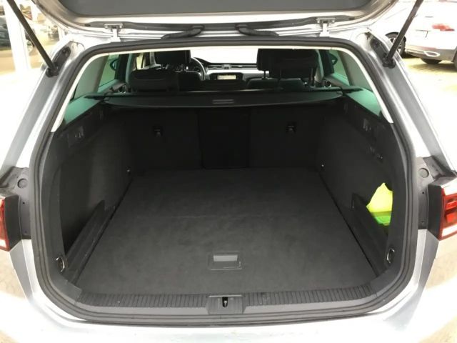 Volkswagen Passat Business DSG