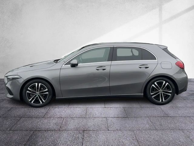 Mercedes-Benz A 180 A 180 d Progressive