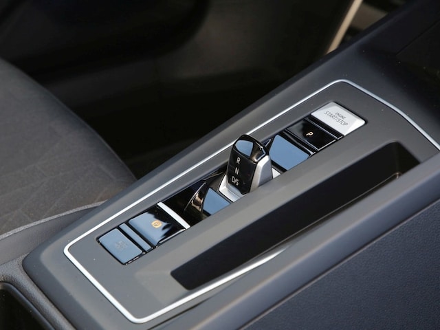 Volkswagen Golf 2.0 TDI DSG Life Variant