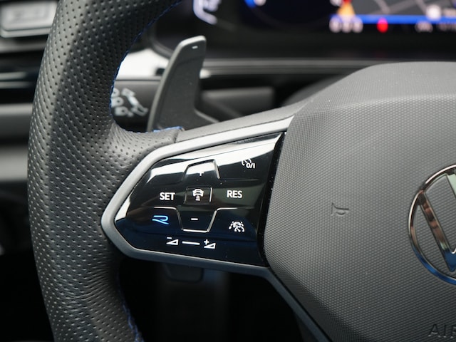 Volkswagen T-Roc T-Roc R  PANO AKRAPOVIC LEDER AHK MATRIX ACC N