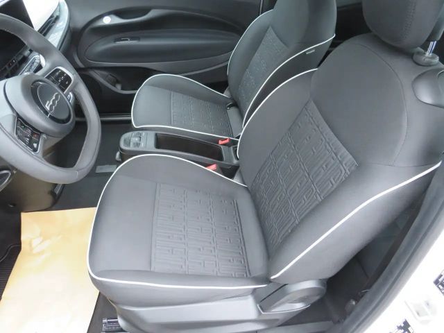 Fiat 500e Basis 42kWh Klimaautomatik DAB Tempomat