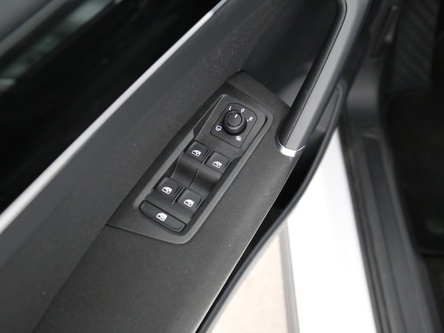 Volkswagen Touran 1.5 TSI DSG R-Line