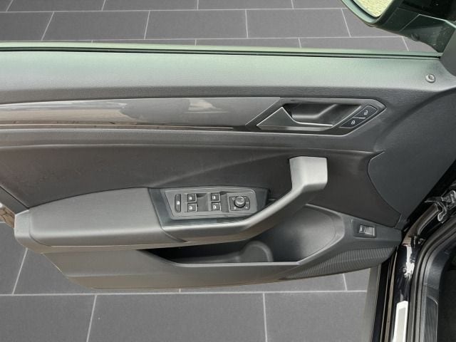 Volkswagen T-Roc 1.5 TSI DSG R-Line Sport