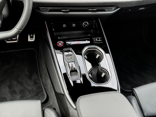 Audi A6 Avant Quattro S-Tronic