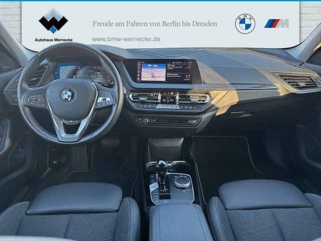 BMW 118 118i Sedan Sport Line