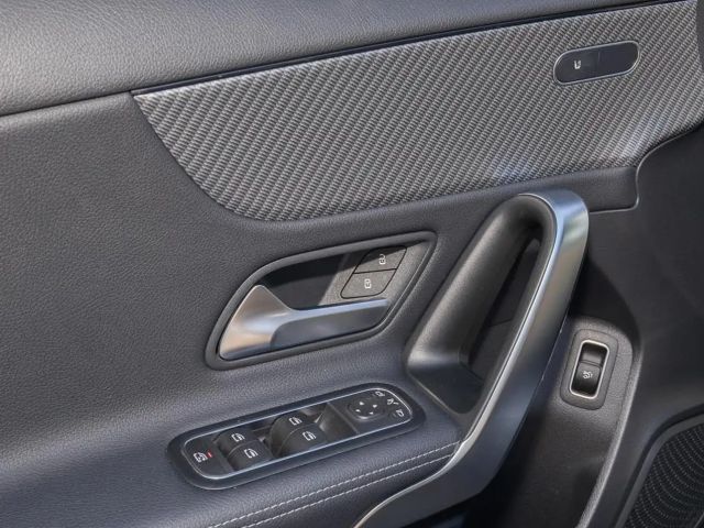 Mercedes-Benz A 200 A 200 d