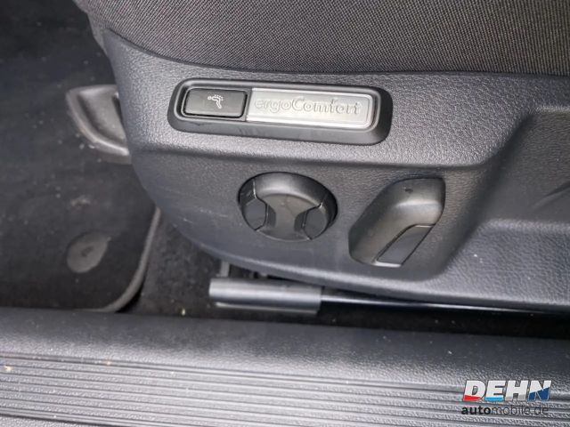 Volkswagen Passat 2.0 TDI Business DSG Variant