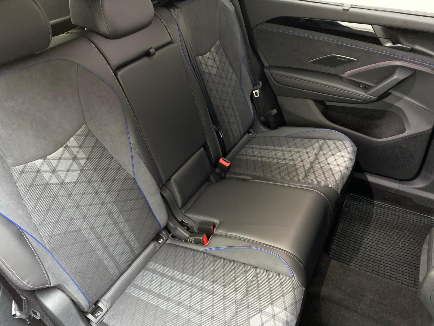 Volkswagen Tayron 1.5 TSI R-Line eHybrid