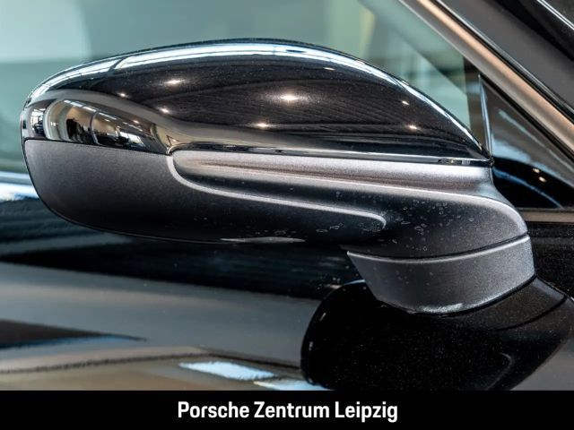 Porsche Taycan 4 Cross Turismo