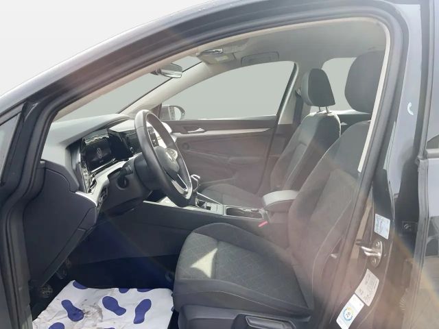 Volkswagen Golf Life Variant