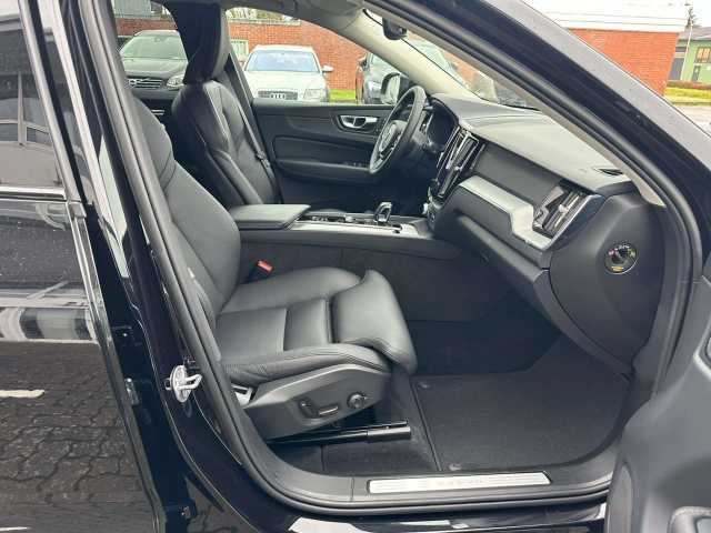 Volvo XC60 AWD Dark Plus