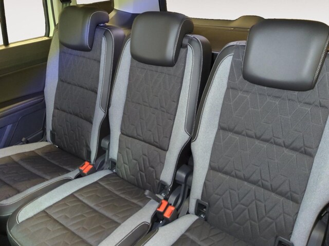 Volkswagen Touran 1.5 TSI DSG R-Line