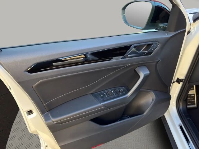 Volkswagen T-Roc 1.5 TSI DSG R-Line