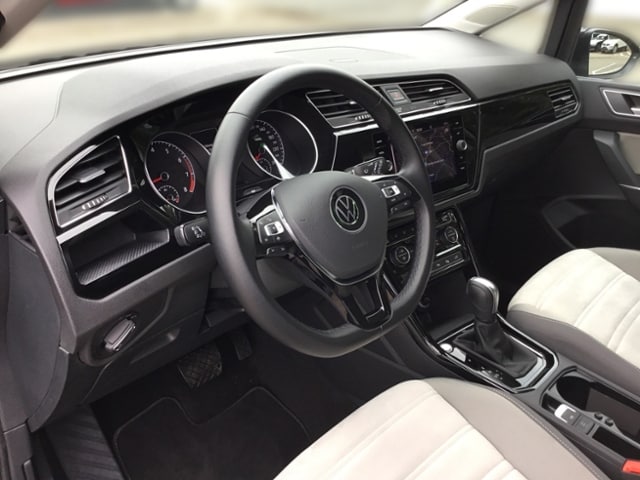Volkswagen Touran 1.5 TSI DSG