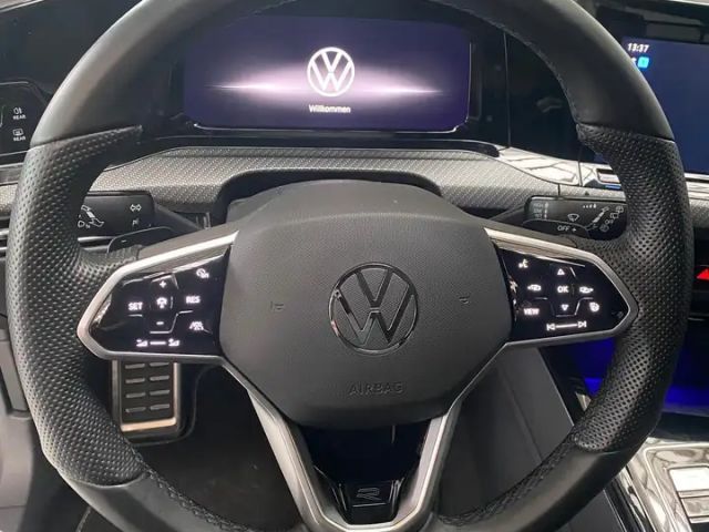 Volkswagen Golf 1.5 eTSI R-Line Style