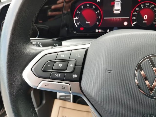 Volkswagen Golf Life Variant