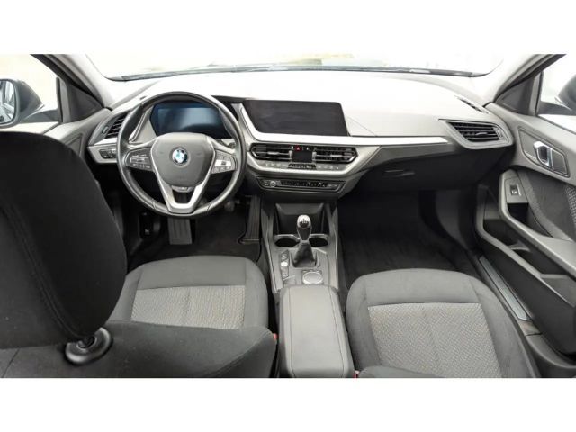 BMW 118 118i 5-deurs Sedan