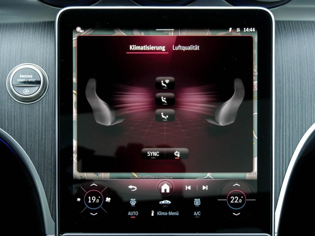 Mercedes-Benz C 200 AMG Line Sedan