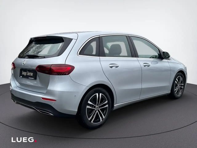 Mercedes-Benz B 200 Progressive Sedan