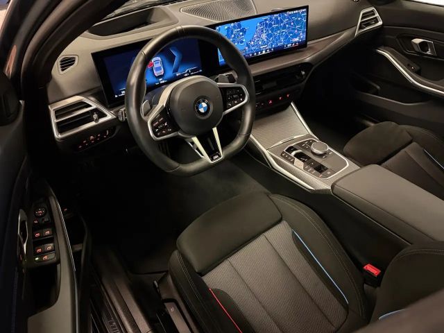 BMW 320 320i M-Sport Sedan