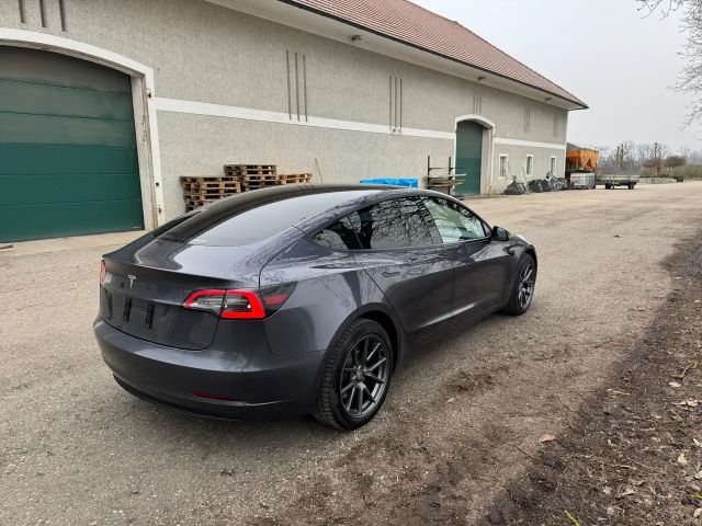 Tesla Model 3 Standard Range