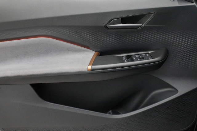 Cupra Born Born 82 kWh Kam. HUD Beats Mirror Link ACC SHZ