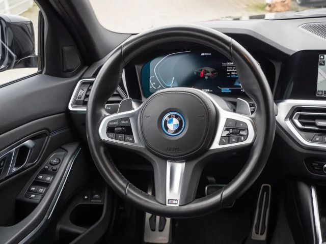 BMW 330 330e M-Sport Touring