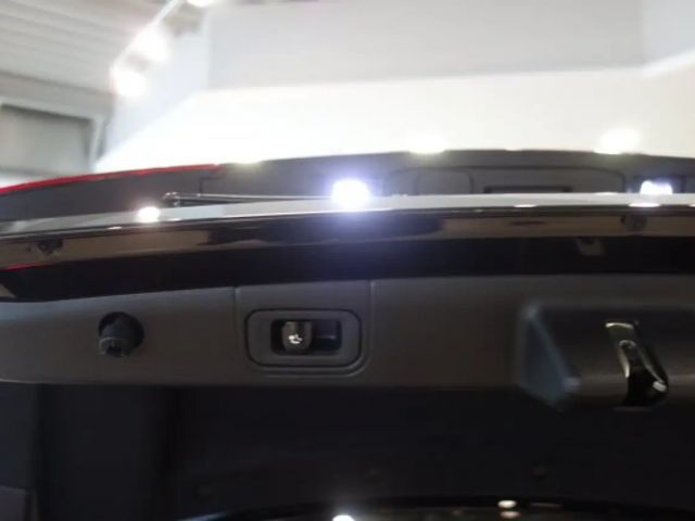 Mercedes-Benz E 220 AMG Line E 220 d Sedan