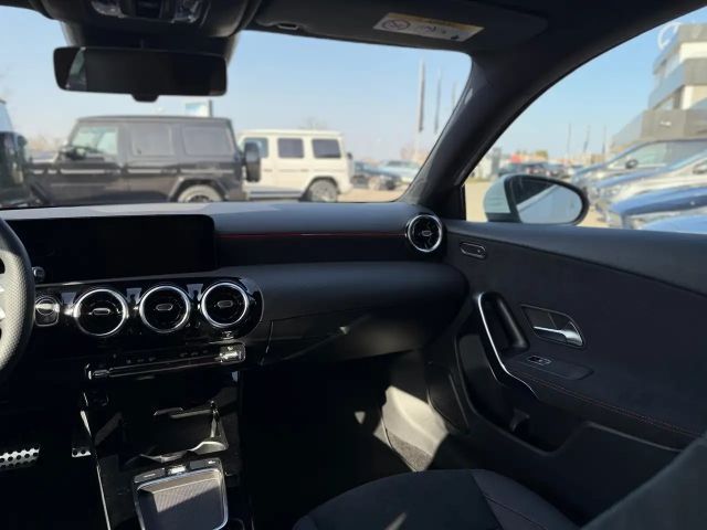 Mercedes-Benz A 180 AMG Line