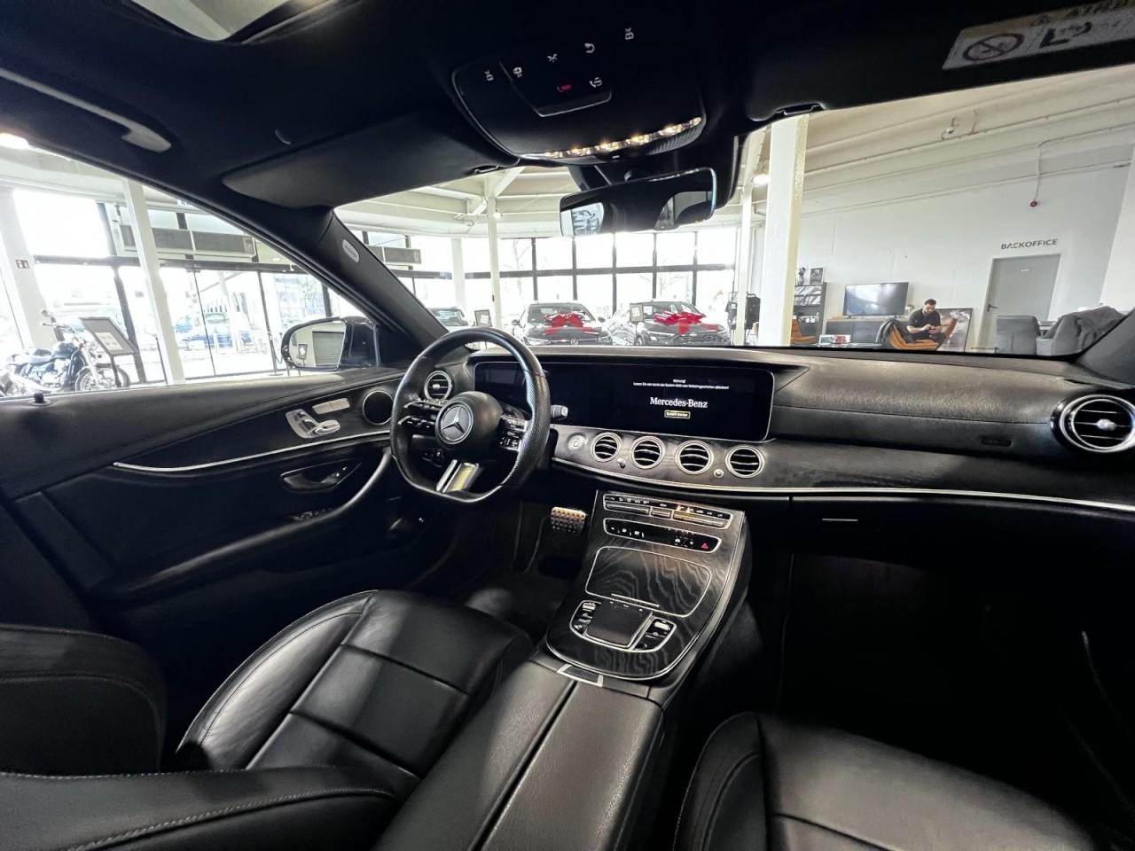 Mercedes-Benz E 220 AMG Line CDI Sedan