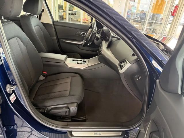 BMW 320 320e Touring