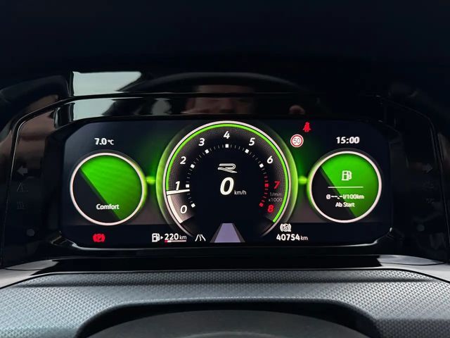 Volkswagen Golf 1.5 TSI Golf VIII IQ.Drive