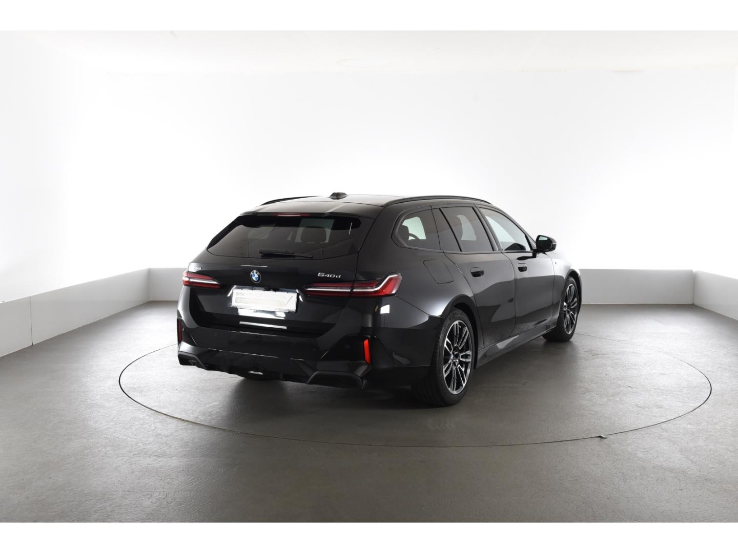 BMW 540 540d M-Sport Touring xDrive