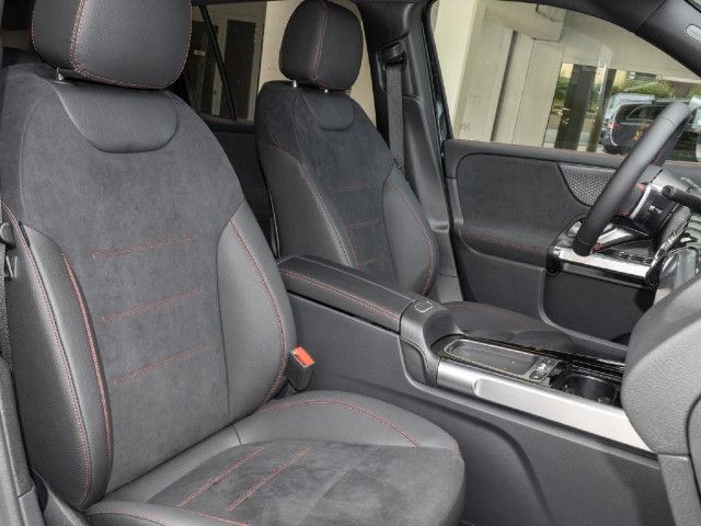 Mercedes-Benz GLB 180 