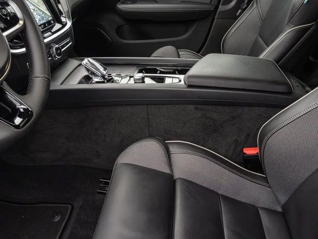 Volvo V60 Cross Country AWD Plus