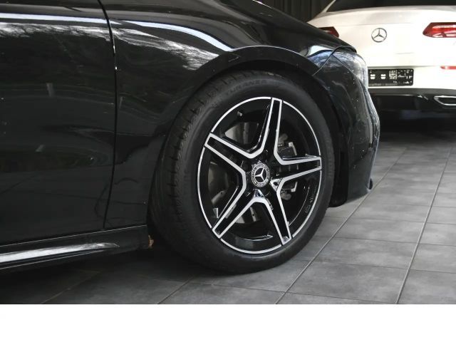 Mercedes-Benz CLA 200 AMG Line