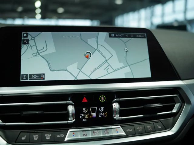 BMW 330 330d M-Sport Sedan