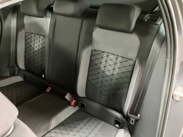 Volkswagen Taigo 1.0 TSI DSG R-Line