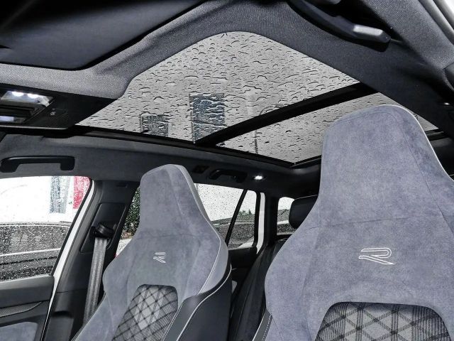 Volkswagen Golf R-Line Variant