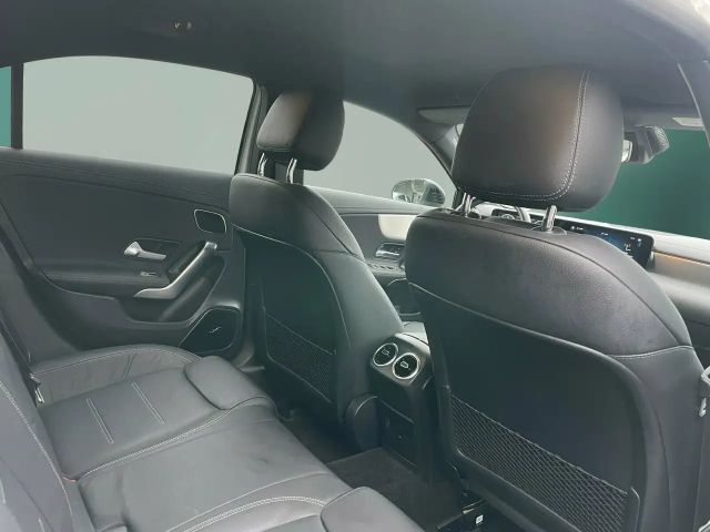 Mercedes-Benz A 220 A 220 d AMG Line