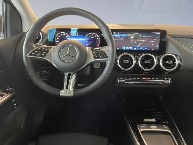 Mercedes-Benz B 200 Progressive Sedan