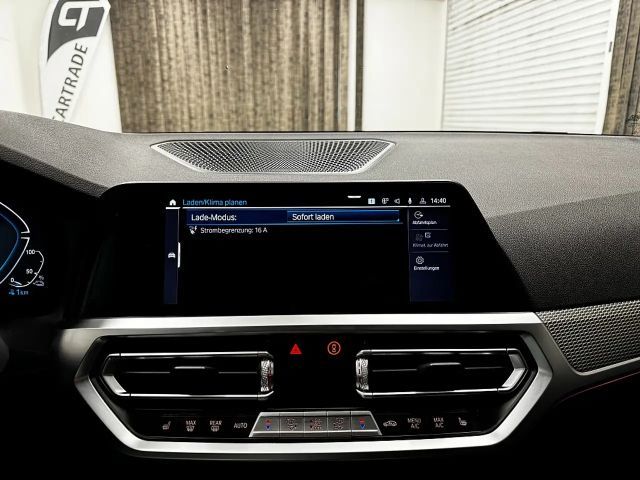 BMW 330 330e M-Sport Touring xDrive