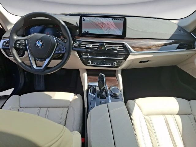 BMW 540 540d Luxury Line Touring xDrive