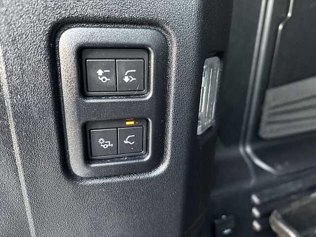 Land Rover Defender 110 SE