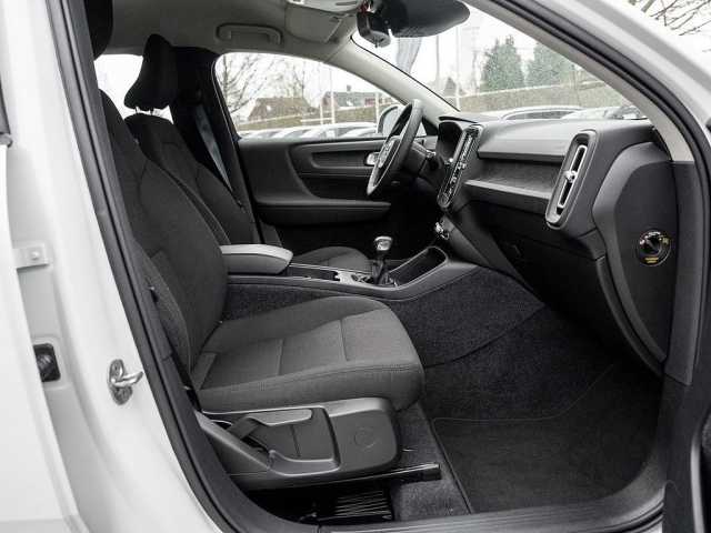 Volvo XC40 Core Momentum